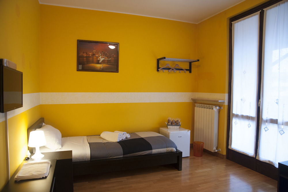 Bed & Breakfast Orio Easy Airport Azzano San Paolo Eksteriør bilde